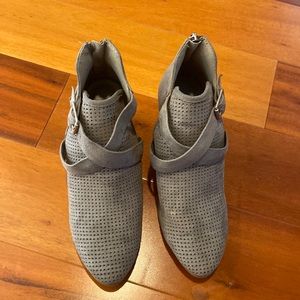 Heel boots (vegan suede)